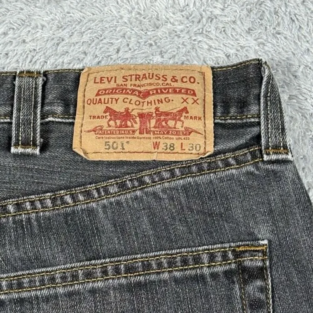 Vintage Levis 501 Jeans Mens 38x30 Black Button Fly Fade Denim Cowboy‎ Y2K XX